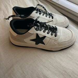 Vintage Havana Black and White Star Sneakers
